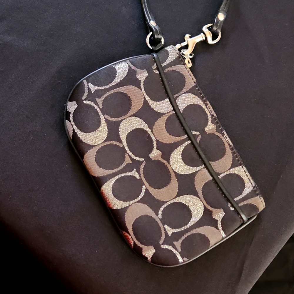 Wristlet